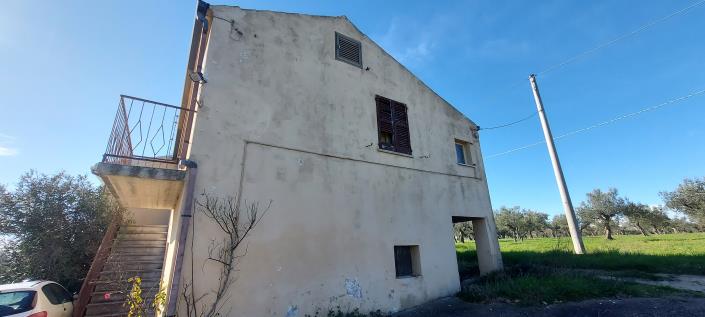 Image No.4-2 Bed Country Property for sale