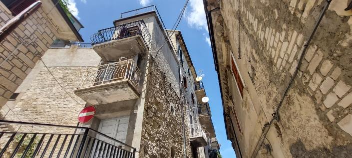 Image No.14-1 Bed Townhouse for sale