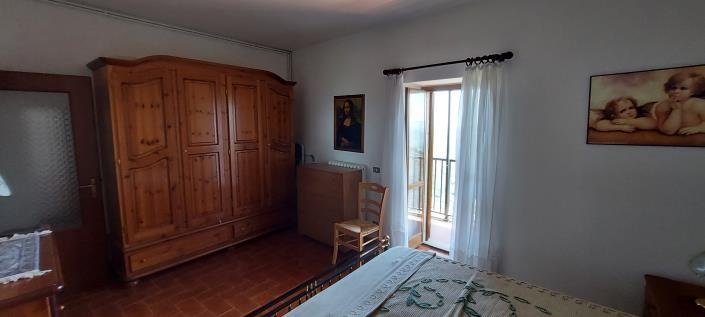 Image No.19-2 Bed Townhouse for sale