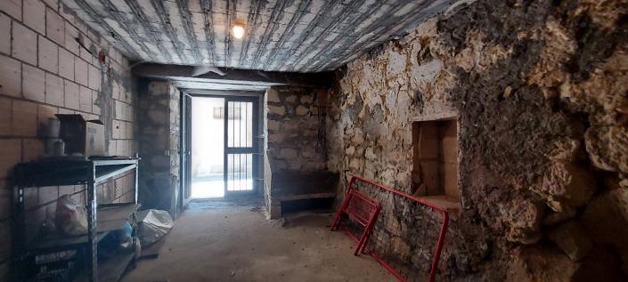 Image No.25-2 Bed Townhouse for sale