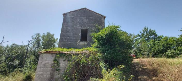 Image No.3-2 Bed Country Property for sale