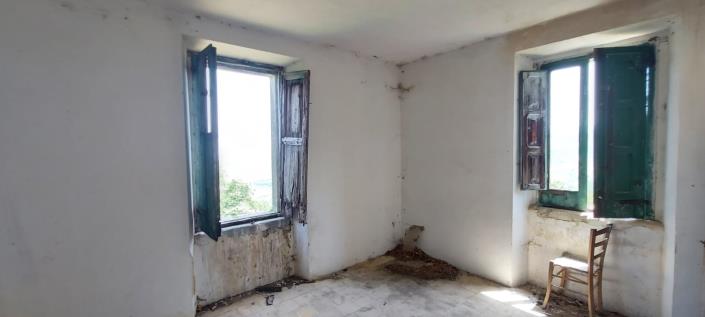 Image No.11-2 Bed Country Property for sale