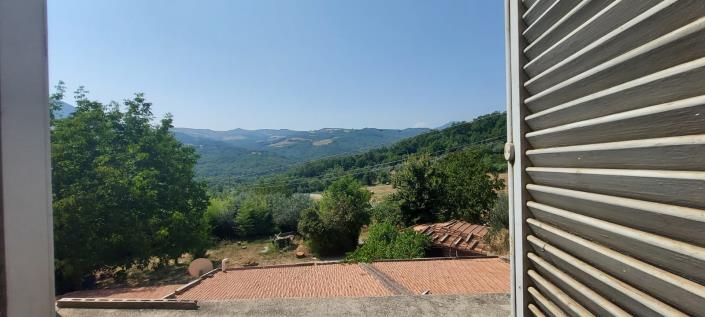 Image No.34-3 Bed Country Property for sale