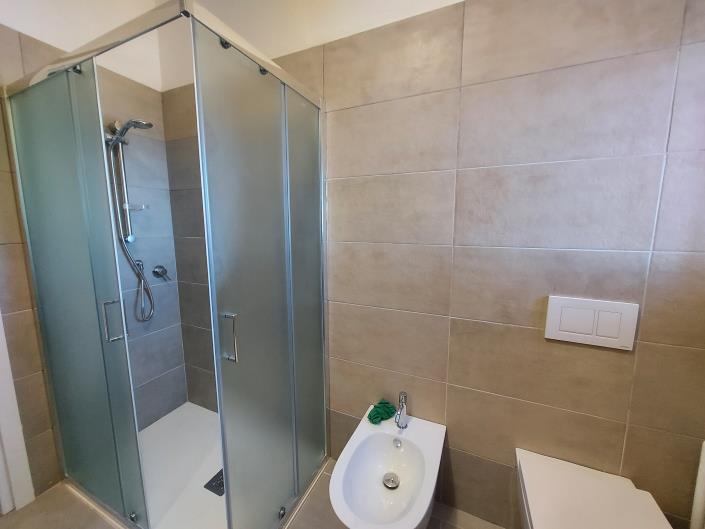 Image No.33-2 Bed Semi-Detached for sale