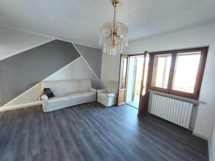 Image No.20-2 Bed Semi-Detached for sale