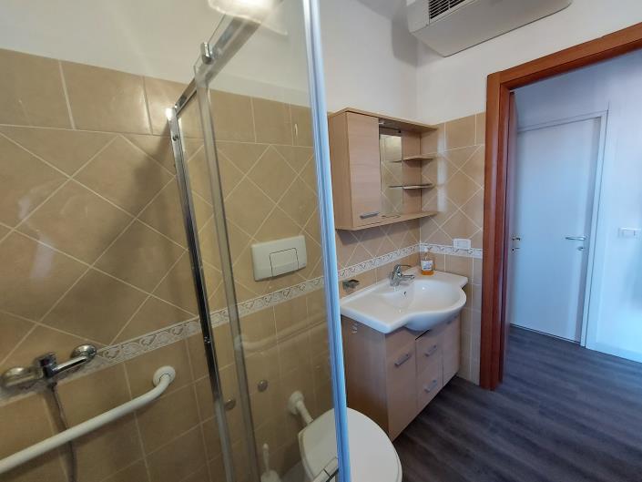 Image No.23-2 Bed Semi-Detached for sale