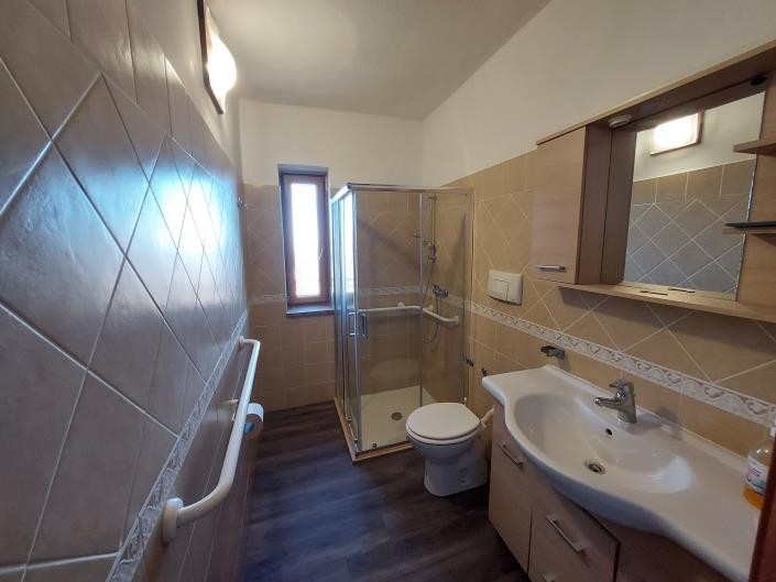 Image No.21-2 Bed Semi-Detached for sale