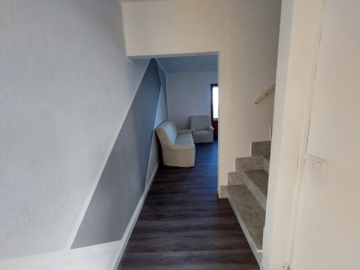 Image No.14-2 Bed Semi-Detached for sale