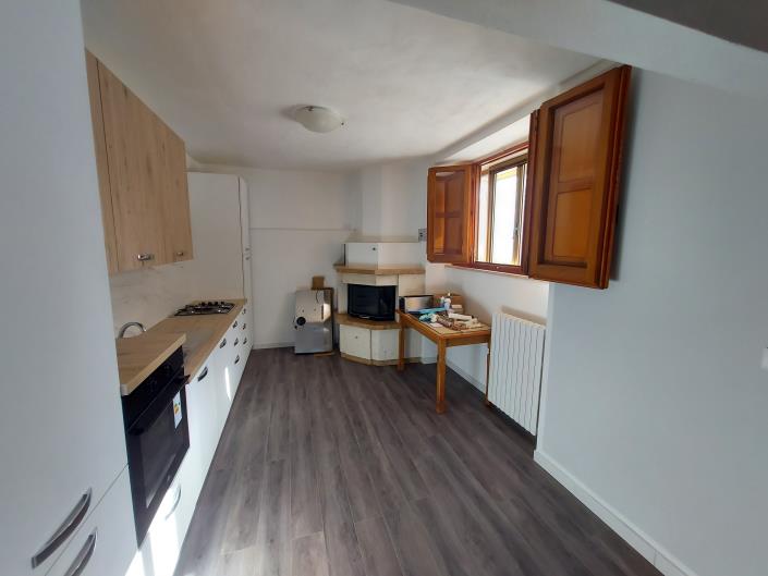 Image No.12-2 Bed Semi-Detached for sale