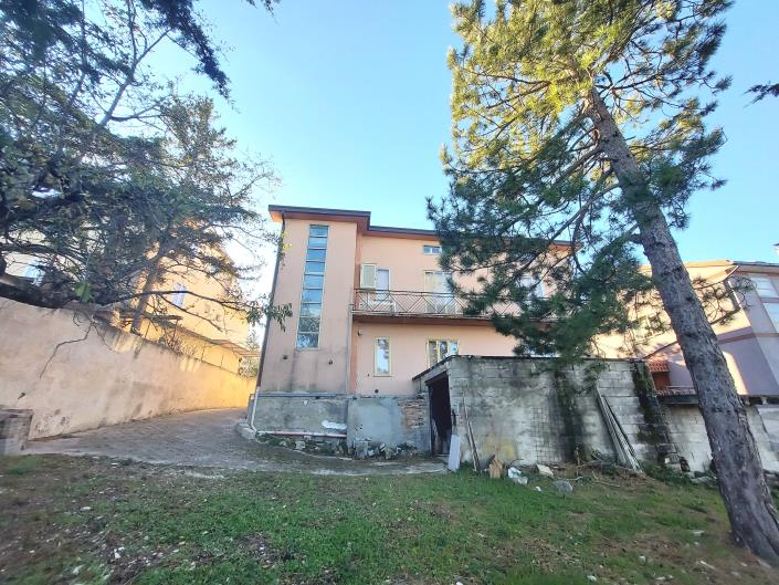 Image No.10-6 Bed Villa / Detached for sale