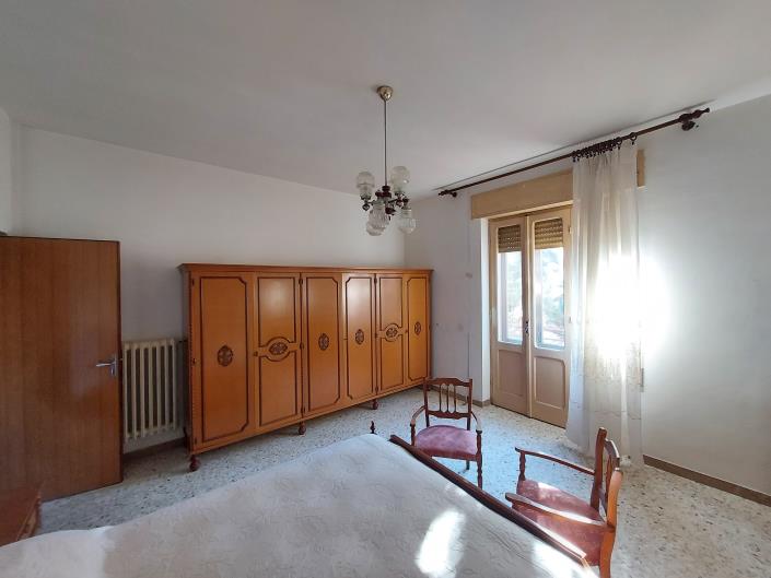 Image No.43-6 Bed Villa / Detached for sale