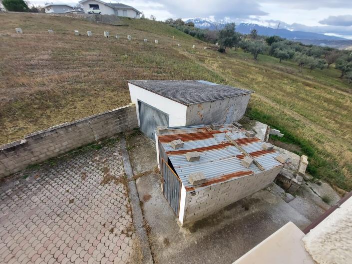 Image No.34-Maison de campagne de 4 chambres à vendre à Castél Frentano