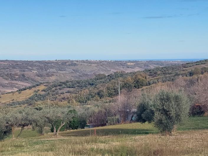 Image No.15-Maison de campagne de 4 chambres à vendre à Castél Frentano