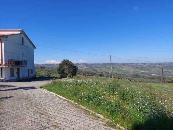Image No.37-Maison de campagne de 4 chambres à vendre à Castél Frentano