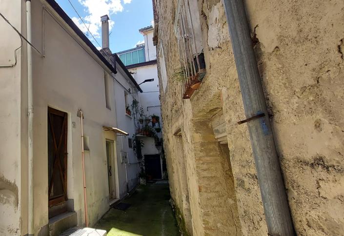 Image No.2-1 Bed Townhouse for sale