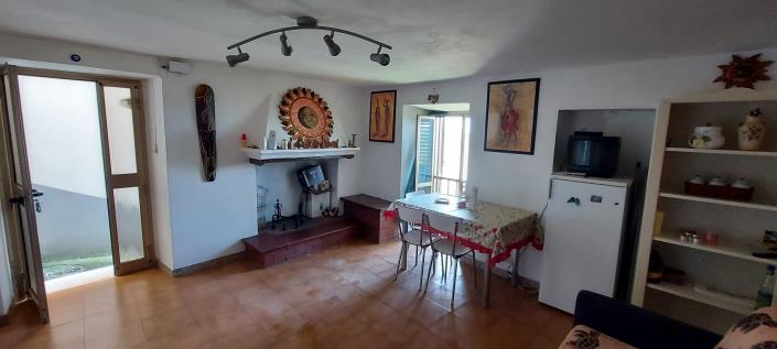 Image No.12-1 Bed Townhouse for sale