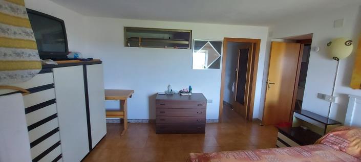 Image No.10-1 Bed Townhouse for sale