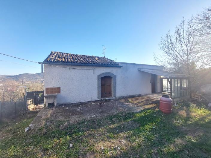 Image No.3-Maison de campagne de 1 chambre à vendre à Casoli