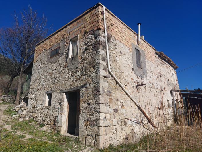 Image No.6-Maison de campagne de 1 chambre à vendre à Casoli