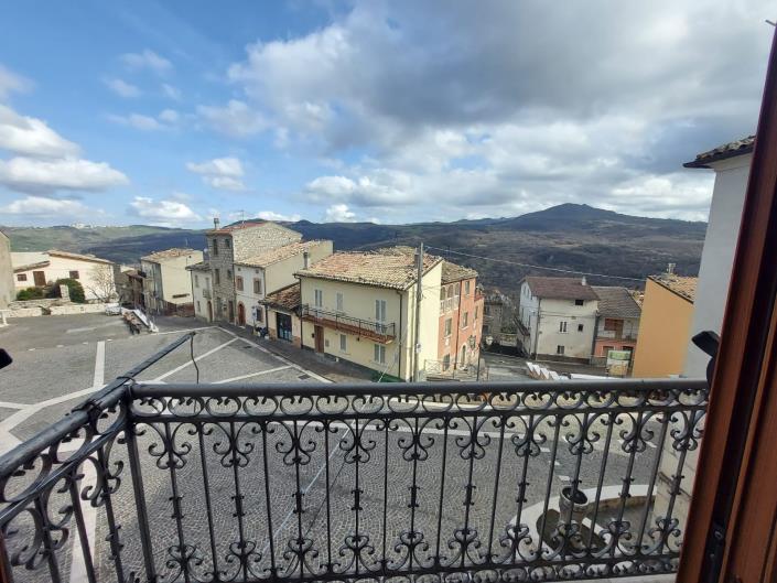 Image No.5-2 Bed Townhouse for sale