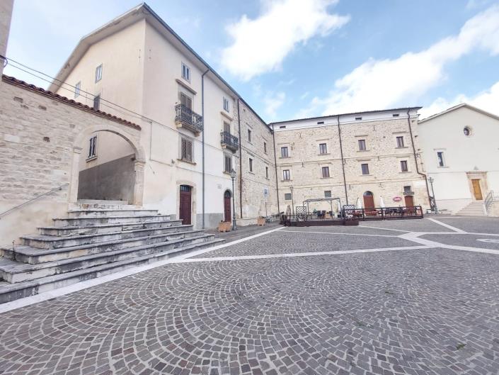 Image No.6-2 Bed Townhouse for sale