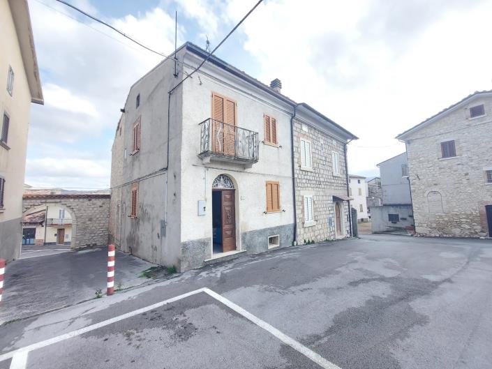 Image No.10-2 Bed Townhouse for sale