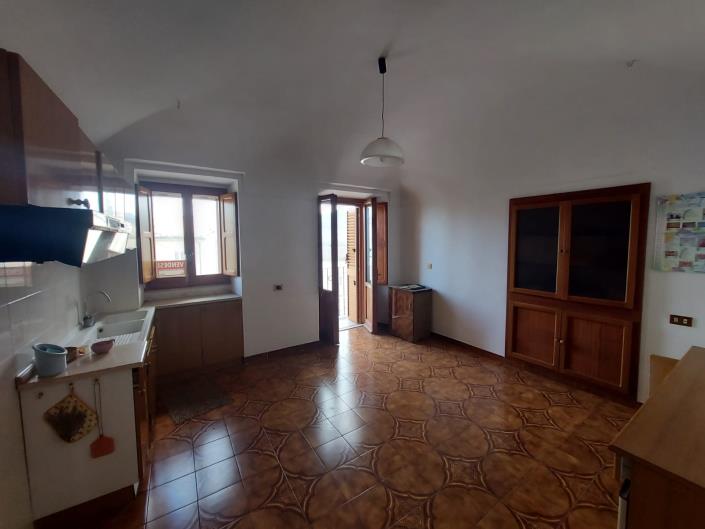 Image No.15-2 Bed Townhouse for sale