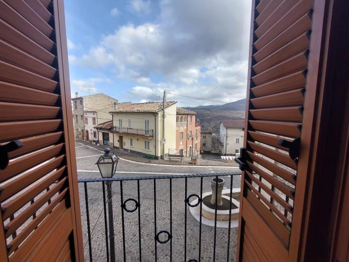 Image No.17-2 Bed Townhouse for sale