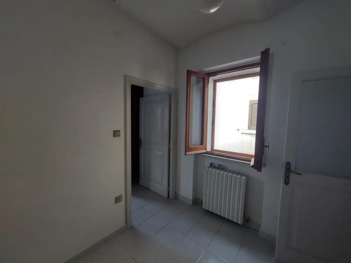 Image No.25-2 Bed Townhouse for sale