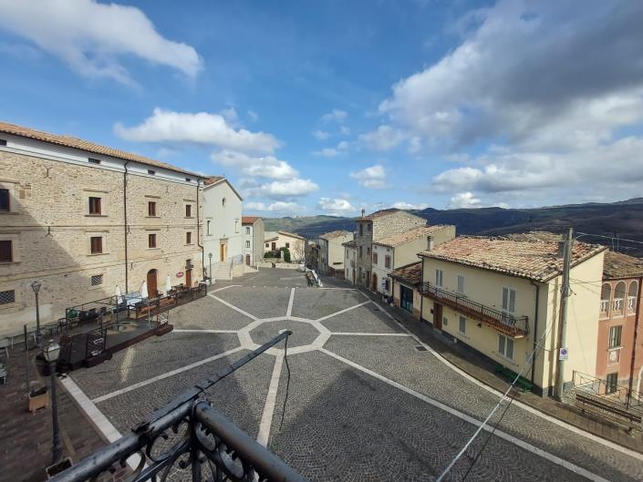 Image No.32-2 Bed Townhouse for sale