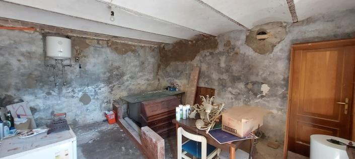 Image No.23-2 Bed Townhouse for sale