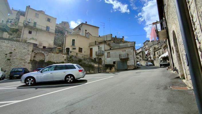 Image No.5-1 Bed Townhouse for sale