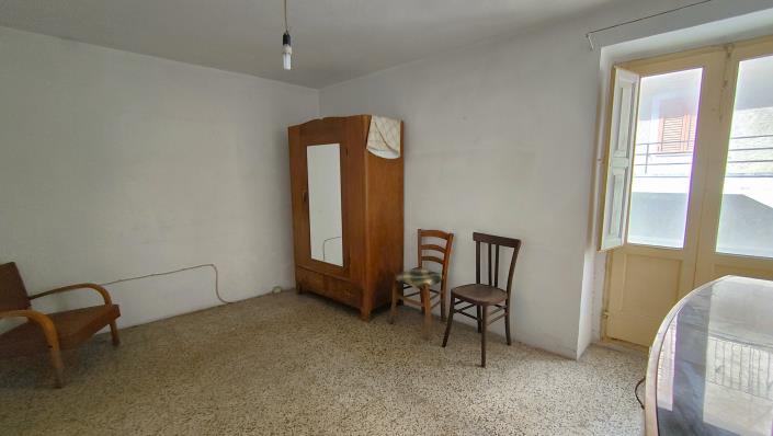 Image No.18-1 Bed Townhouse for sale