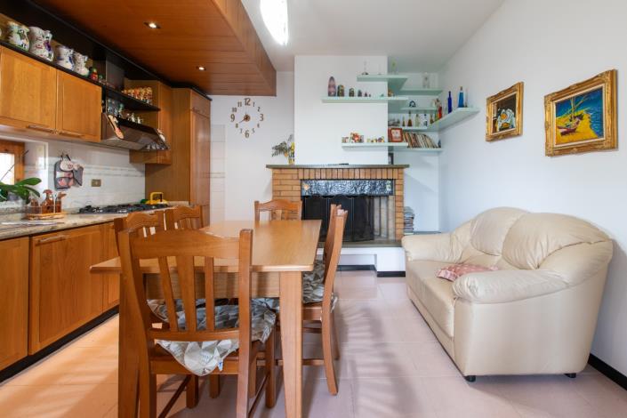 Image No.20-Villa / Détaché de 4 chambres à vendre à Fara Filiorum Petri