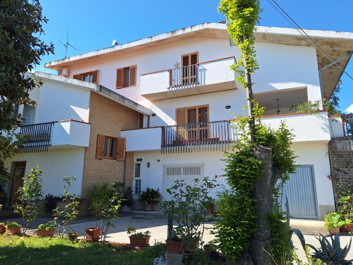 Image No.31-Villa / Détaché de 4 chambres à vendre à Fara Filiorum Petri