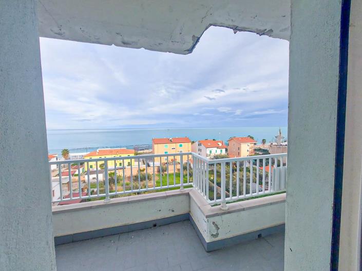 Image No.18-2 Bed Apartment for sale