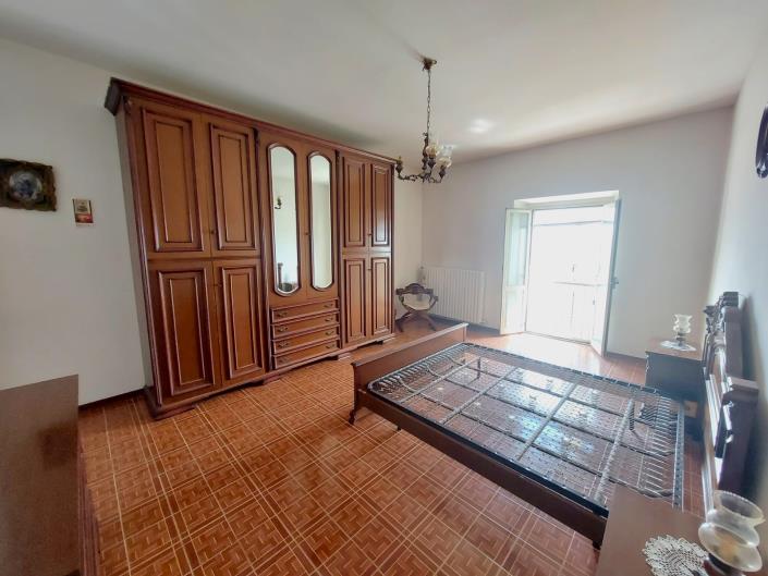 Image No.27-2 Bed Villa / Detached for sale