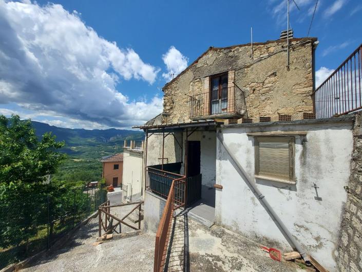 Image No.8-2 Bed Townhouse for sale