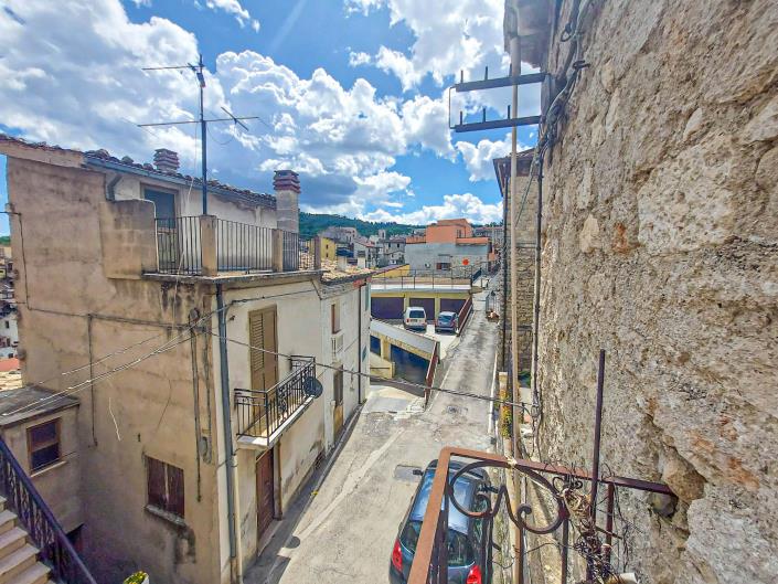 Image No.5-2 Bed Townhouse for sale