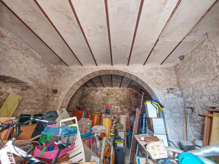 Image No.9-2 Bed Townhouse for sale