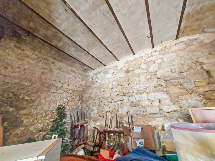 Image No.12-2 Bed Townhouse for sale