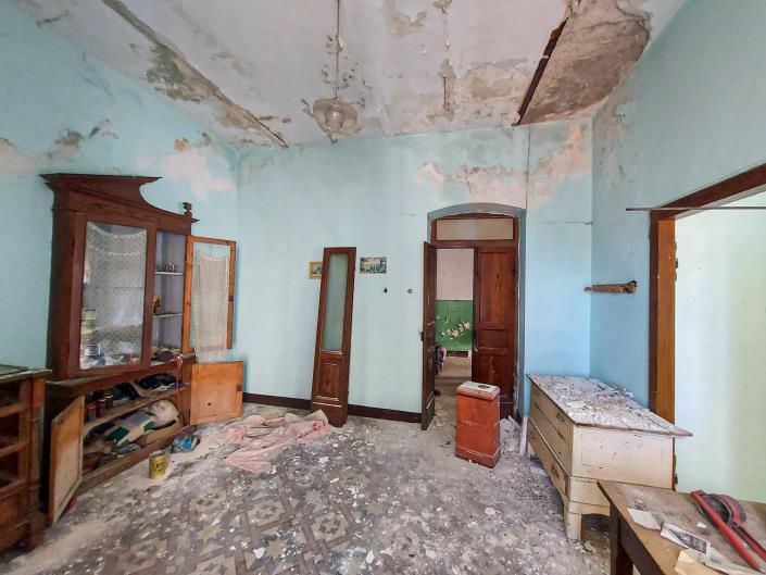 Image No.23-2 Bed Townhouse for sale