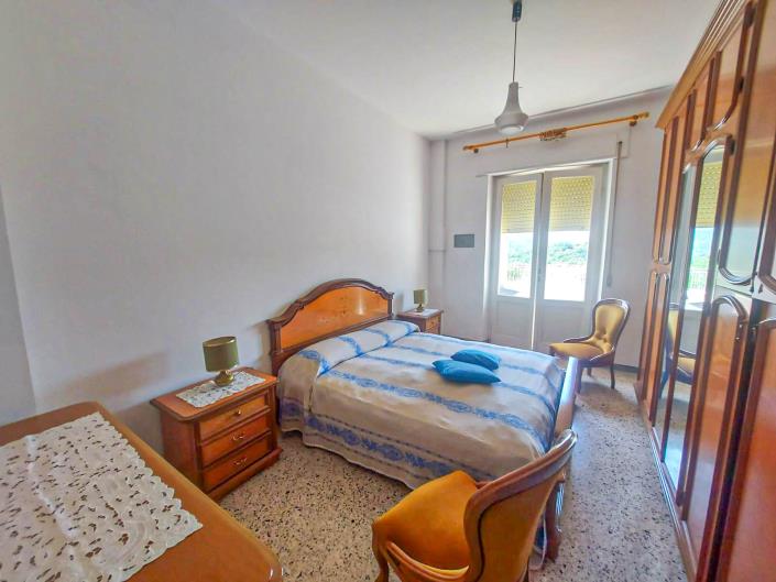 Image No.17-3 Bed Apartment for sale