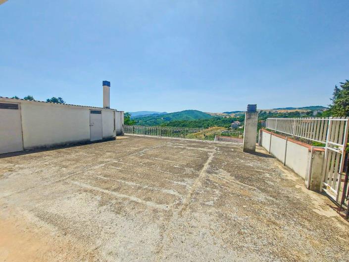 Image No.24-3 Bed Apartment for sale