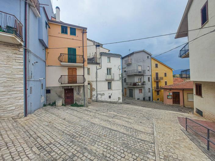 Image No.3-1 Bed Townhouse for sale