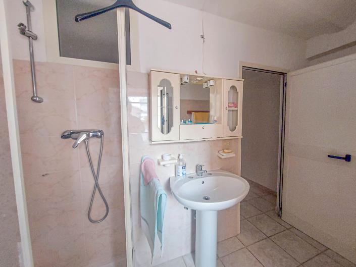 Image No.20-1 Bed Townhouse for sale