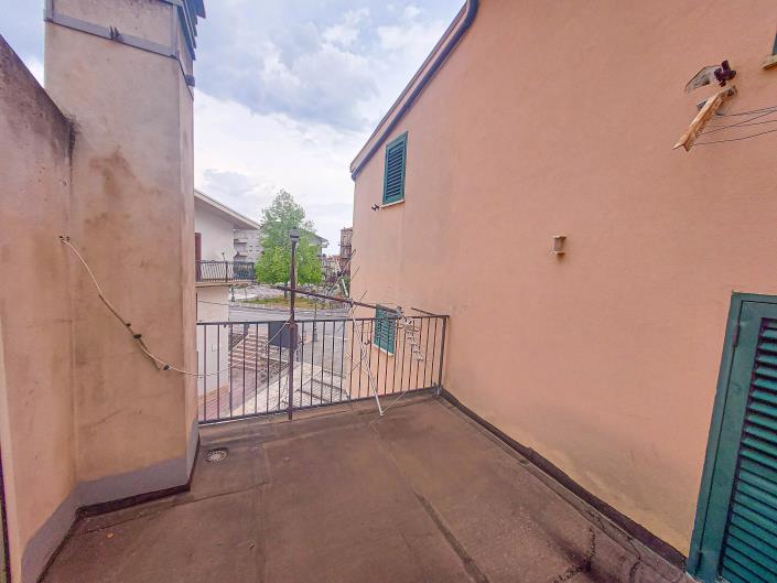 Image No.27-1 Bed Townhouse for sale