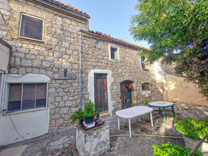 Image No.8-2 Bed Semi-Detached for sale