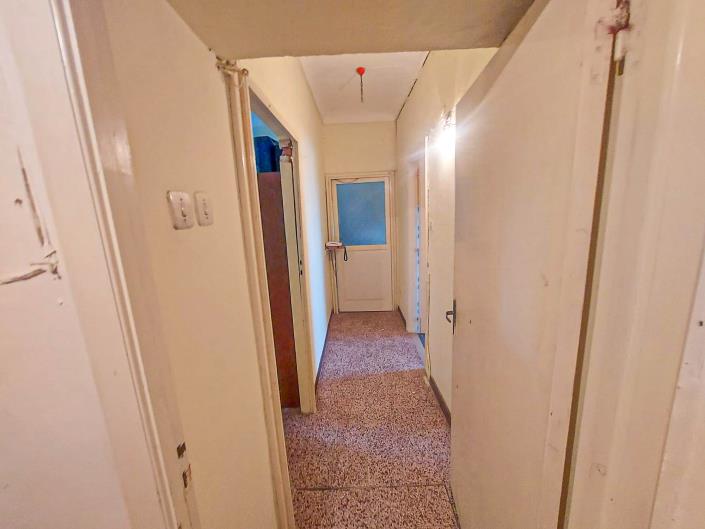 Image No.17-2 Bed Semi-Detached for sale