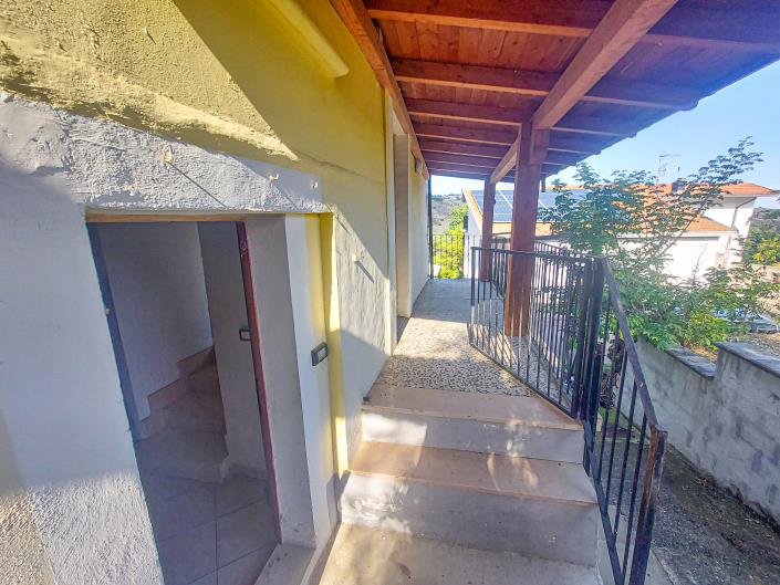 Image No.20-2 Bed Semi-Detached for sale